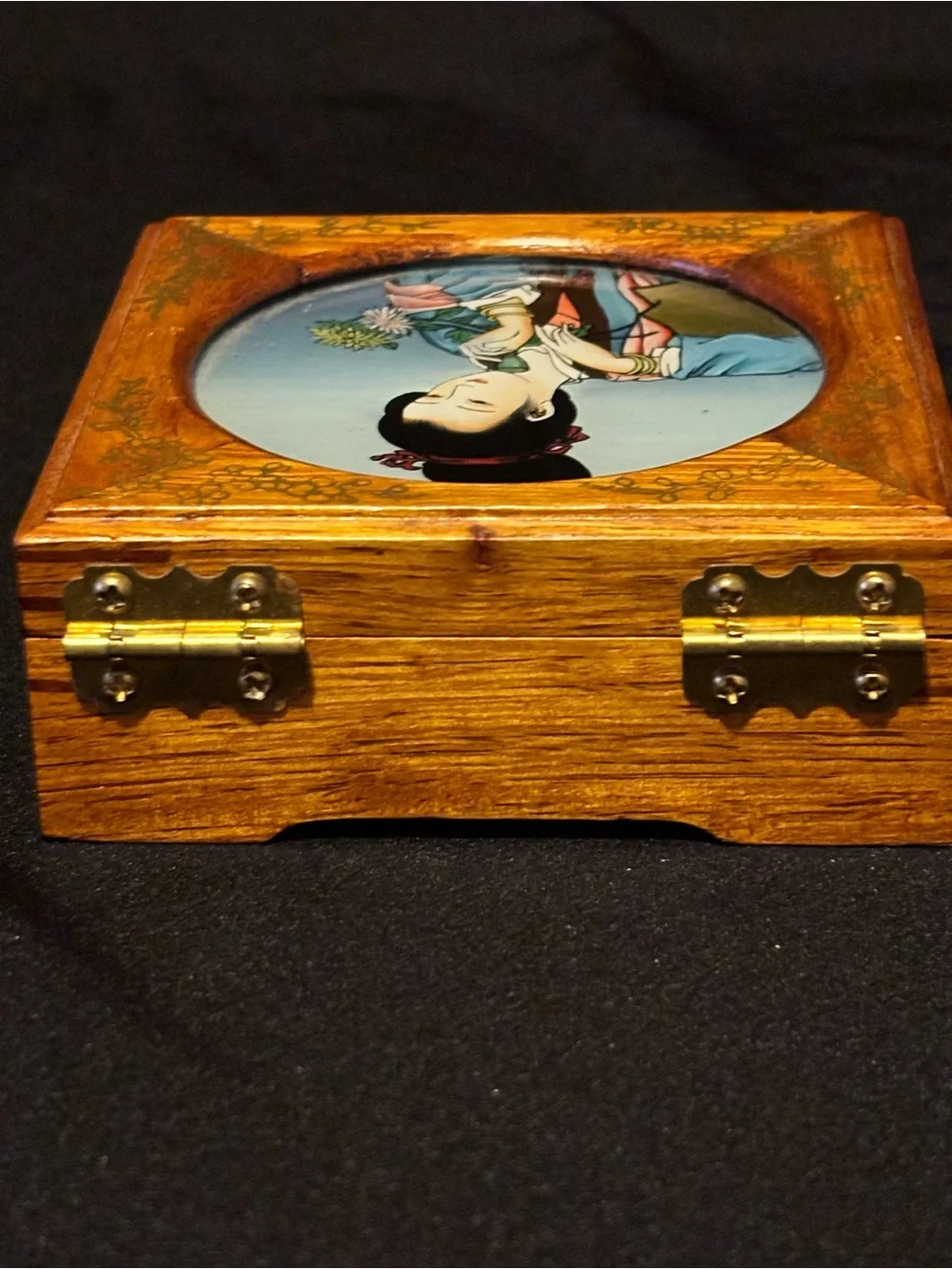 Vintage Hinged Wooden Japanese Lady Trinket Box